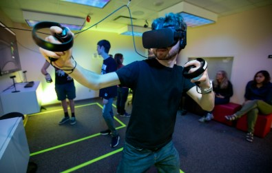 Virtual Reality (VR) Games with Transparent Odds and Social Experiences